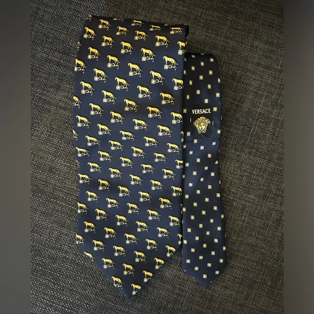 VERSACE Tie -‎ Multicolor Blue Medusa / Lion Geometric Striped 100% Silk Italy